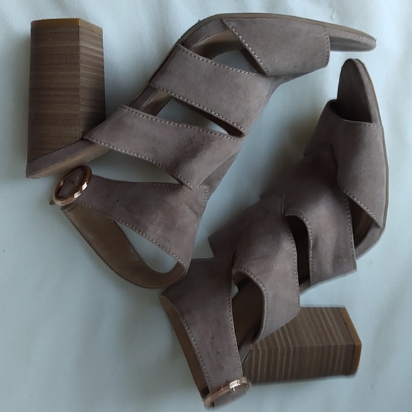 LC Lauren Conrad Pie sandals - Picture 7 of 9